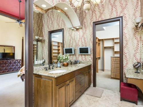 105 Sw 52nd Terrace Home