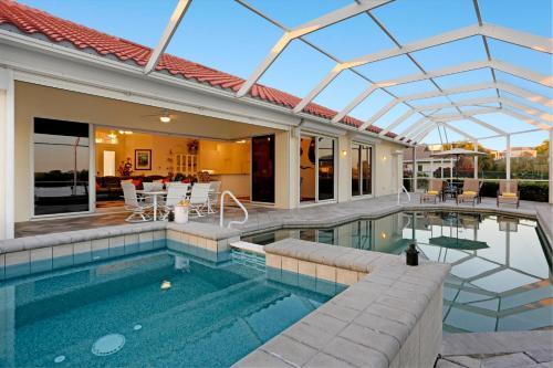 Villa Dolphin