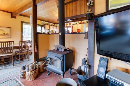 Historic Haystack Cabin