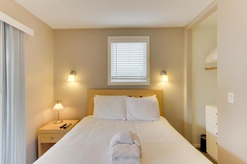 Sandals Inn | Oceanside Cabana