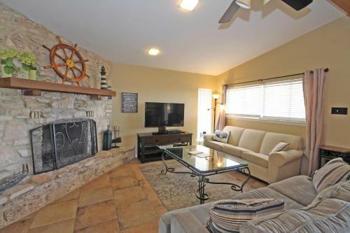 Lakepoint Lookout Home