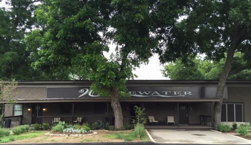 Apartamento Whitewater Condos