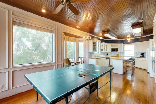 Maverick Mountaintop Retreat