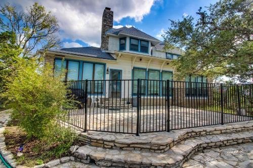Maverick Mountaintop Retreat