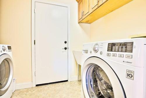 #150 - Coastal Beauty Three-bedroom Holiday Home