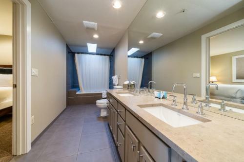 Grandview Lake View 404