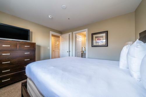Grandview Lake View 404