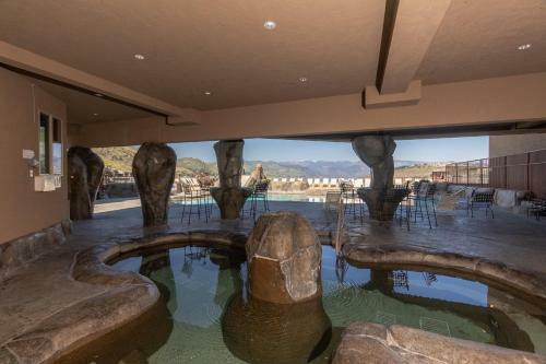 Grandview Lake View 404