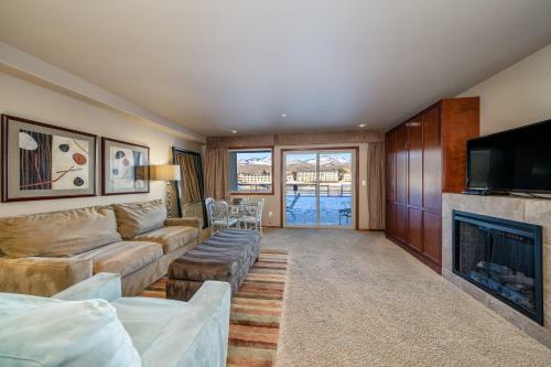 Grandview River View 613