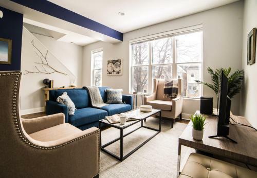 Apartamento Three-bedroom On W Barry Avenue Apt 2f