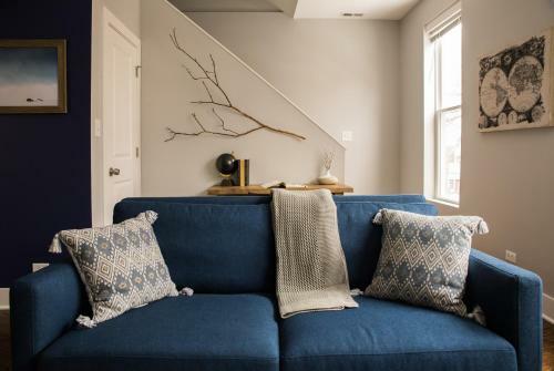 Apartamento Three-bedroom On W Barry Avenue Apt 2f