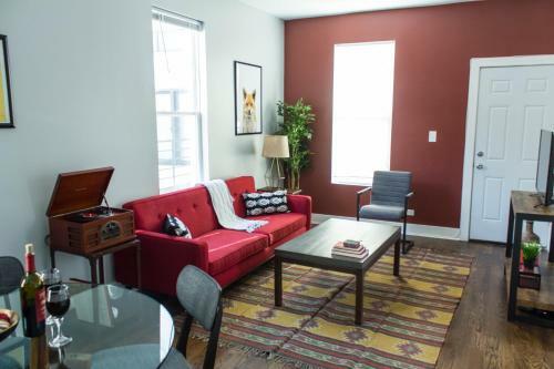 Apartamento Three-bedroom On W Barry Avenue Apt 2f