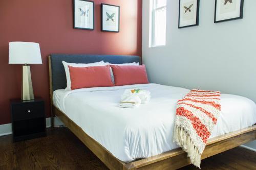 Apartamento Three-bedroom On W Barry Avenue Apt 2f