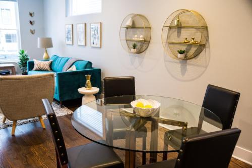 Apartamento Three-bedroom On W Barry Avenue Apt 2f