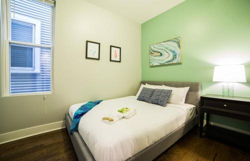 Apartamento Three-bedroom On W Barry Avenue Apt 2f