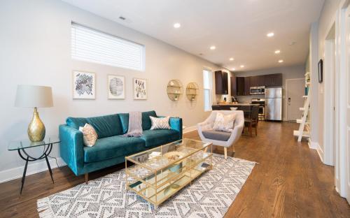 Apartamento Three-bedroom On W Barry Avenue Apt 2f