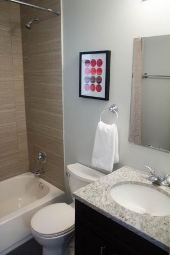 Apartamento Three-bedroom On W Barry Avenue Apt 2f