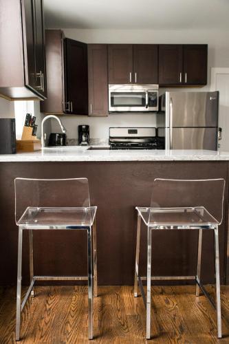 Apartamento Three-bedroom On W Barry Avenue Apt 2f