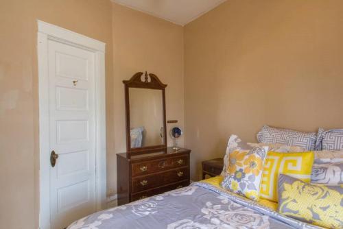 Apartamento Sunny & Updated Vintage 2br/1ba