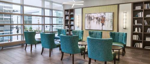 Hotel Home2 Suites By Hilton Chicago Mccormick Place