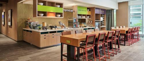 Hotel Home2 Suites By Hilton Chicago Mccormick Place
