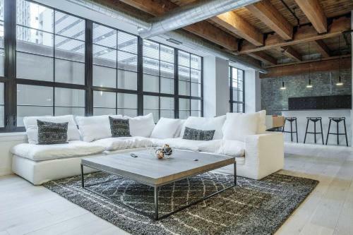 Apartamento Spacious & Private 3 Bdr Luxury Condo In Downtown!