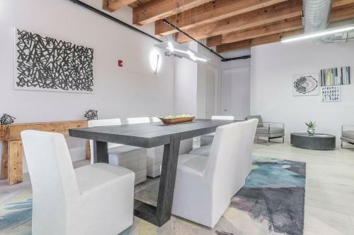 Apartamento Spacious & Private 3 Bdr Luxury Condo In Downtown!