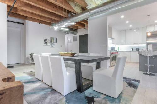 Apartamento Spacious & Private 3 Bdr Luxury Condo In Downtown!