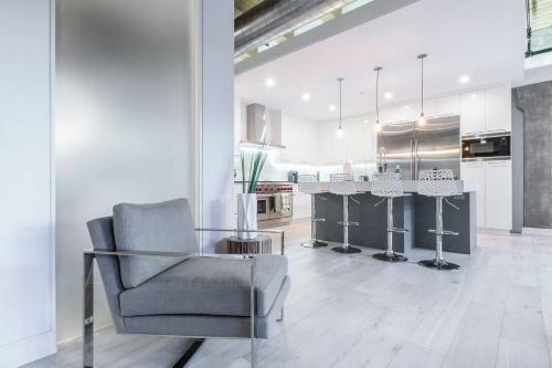 Apartamento Spacious & Private 3 Bdr Luxury Condo In Downtown!