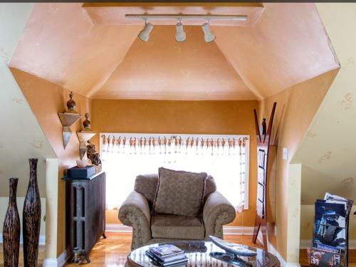Gaslight Bed & Breakfast