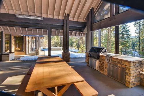 Pine Ridge Estate