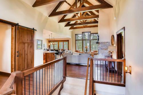 Elk Run Lodge