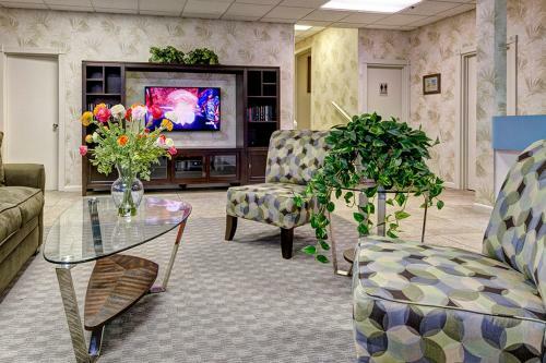 Hotel Palm Pavilion Inn