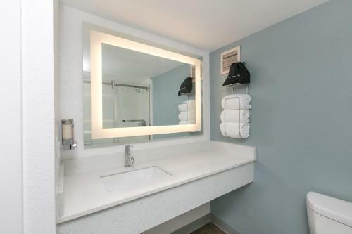 Hotel TRYP By Wyndham College Station