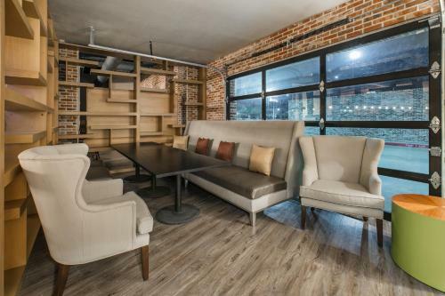 Hotel TRYP By Wyndham College Station