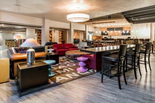 Hotel TRYP By Wyndham College Station
