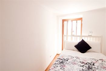 Alfama River Apartments