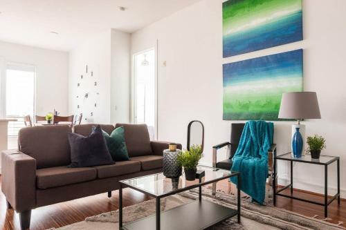 Apartamento Bright + Spacious | Parking @ West Village 2br