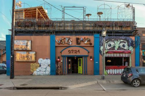 Apartamento Bold + Trendy | Parking | 1 Mi From Uptown @ 2br
