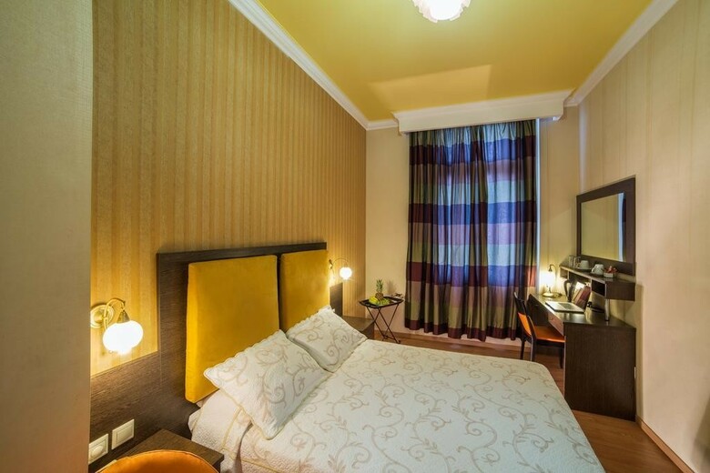 Delphi Art Hotel