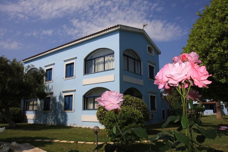 Apartamentos Govino Bay Resort