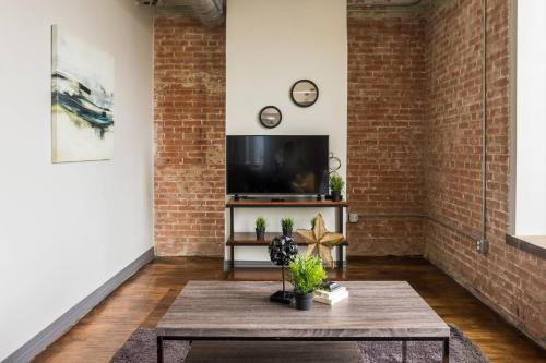 Apartamento Modern Industrial | Historic 1br @ Prime Location