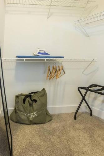 Apartamento Chic Central Uptown Loft 1br @ Shopping + Dining