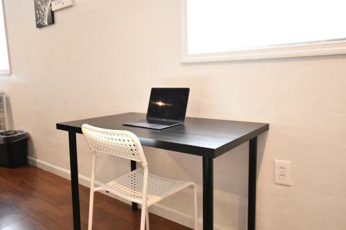 Private Unit / Private Bathroom Near Bart & Sf