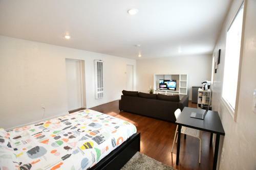 Private Unit / Private Bathroom Near Bart & Sf