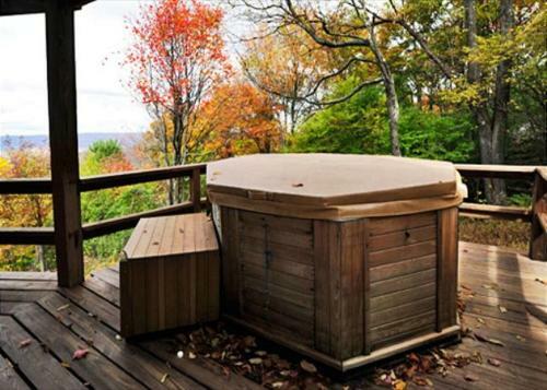 Round To It Three-bedroom Chalet