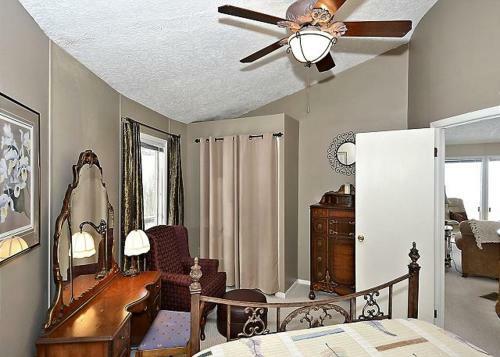 Round To It Three-bedroom Chalet