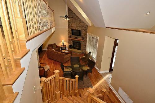White Aspen Three-bedroom Chalet