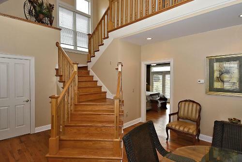 White Aspen Three-bedroom Chalet