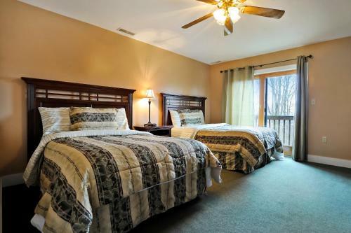 Wolverton Heights Ten-bedroom Chalet